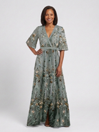 Evadne | Florales V-Ausschnitt Maxikleid mit kurzen Ärmeln